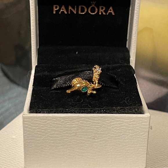 Pandora x Disney Aladdin Genie Lamp Charm - Picture 5 of 6